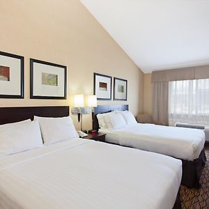 Queen Room Two Queen Beds Non-Smoking